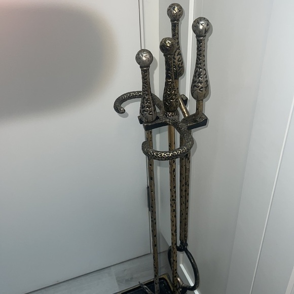 Vintage Adams Company Iowa Goldtone and Black Fireplace Tool Set - Picture 4 of 16